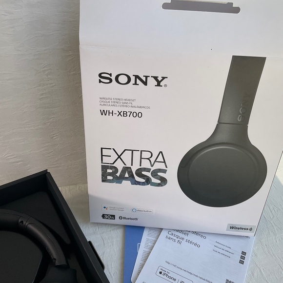 Sony Headphones WH-XB700 Extra Bass Wireless Headphones - Picture 1 of 9